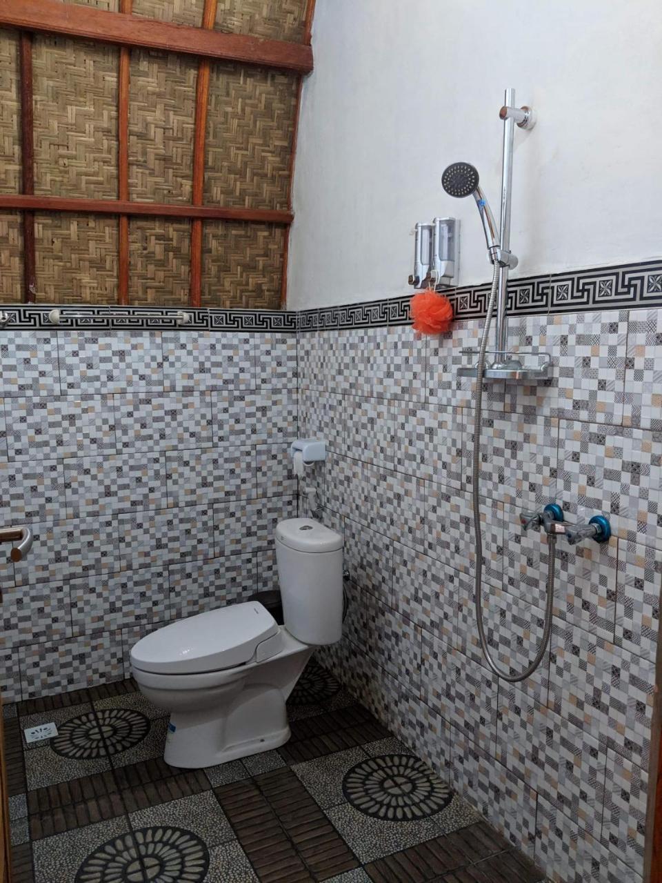 Q Rimbuk Bungalow Hotel Toyapakeh Ngoại thất bức ảnh